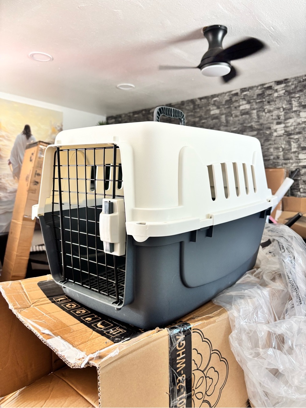 GORGEOUS 22" PET CARRIER GREY AND WHITE NEW ❗️😍🐾 DOUBLE DOORS AND LOCKS